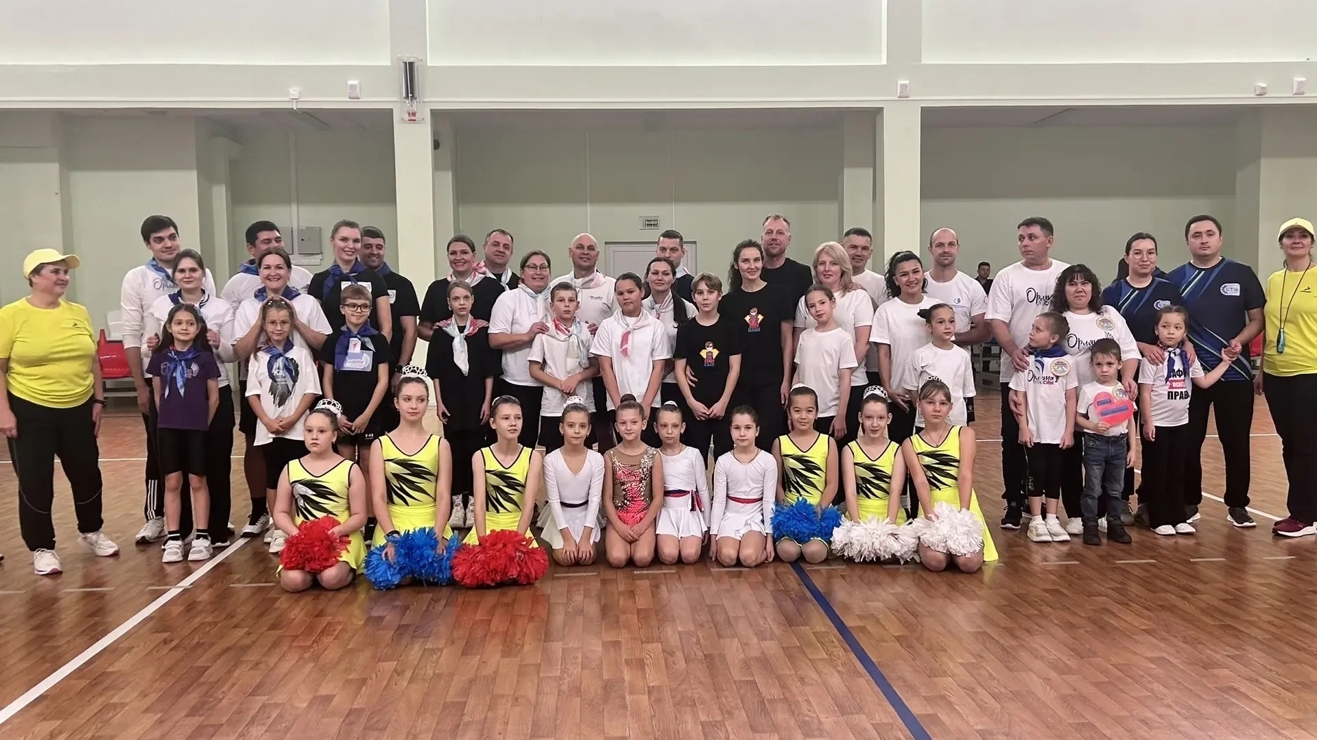 Окружной фестиваль «Мама, папа, я — орлятская семья»!